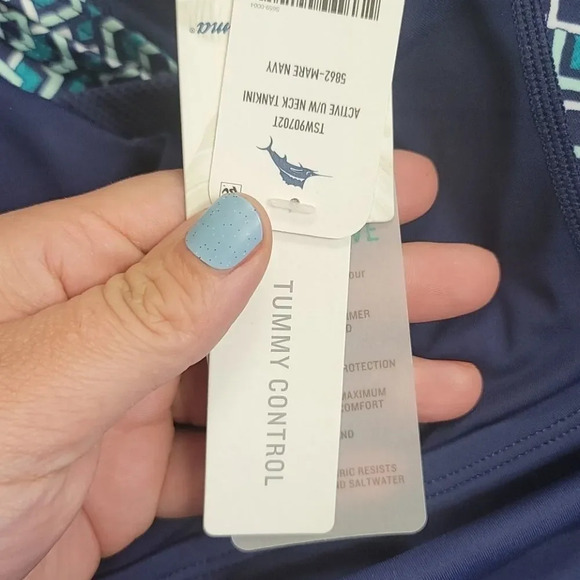 Tommy Bahama Active U/W Neck Tankini - Picture 3 of 9